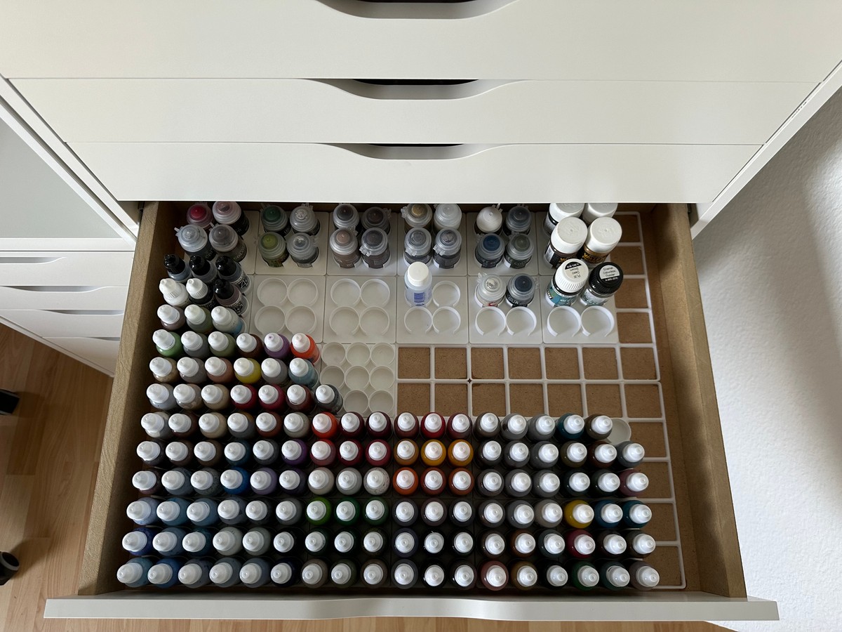 Paint drawer with bottles